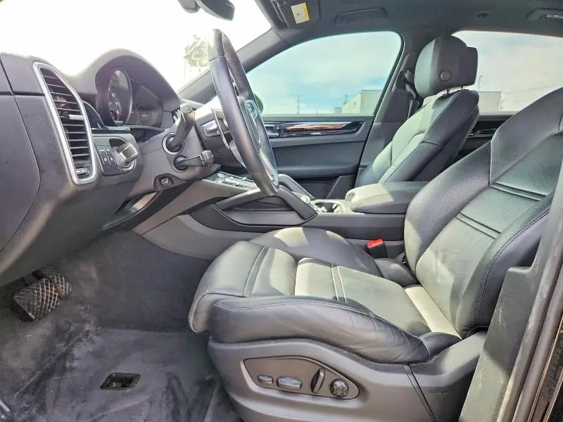2023 PORSCHE CAYENNE BASE  