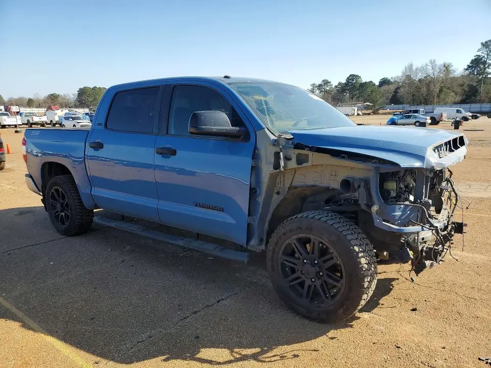 2019 TOYOTA TUNDRA CREWMAX SR5  