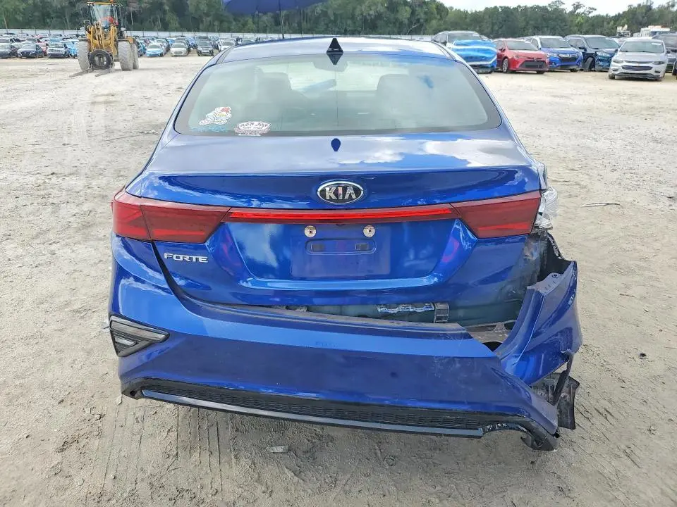 2021 KIA FORTE LXS  