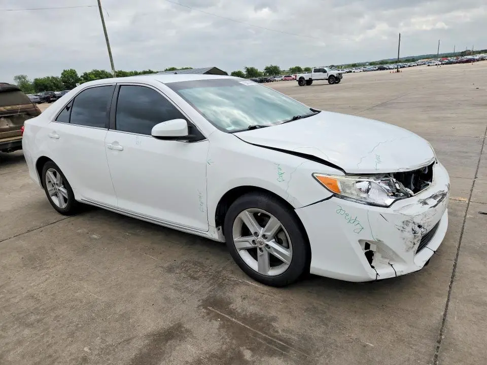 2013 TOYOTA CAMRY LE  