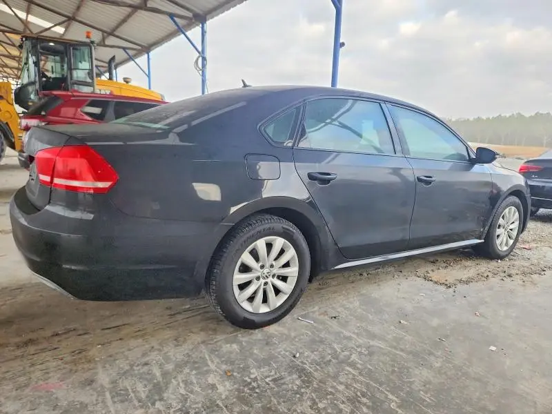 2012 VOLKSWAGEN PASSAT S  