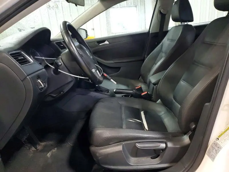 2012 VOLKSWAGEN JETTA SE  