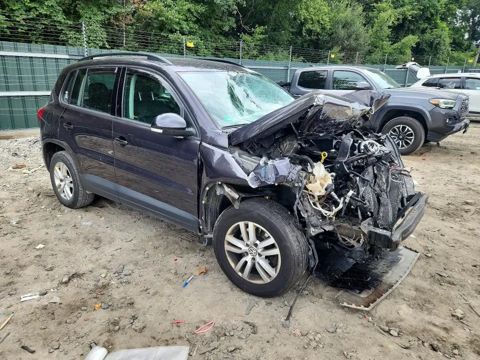 2016 VOLKSWAGEN TIGUAN S  