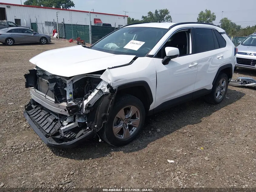 2023 TOYOTA RAV4 XLE