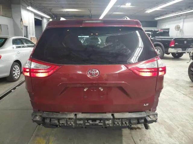 2017 TOYOTA SIENNA LE  
