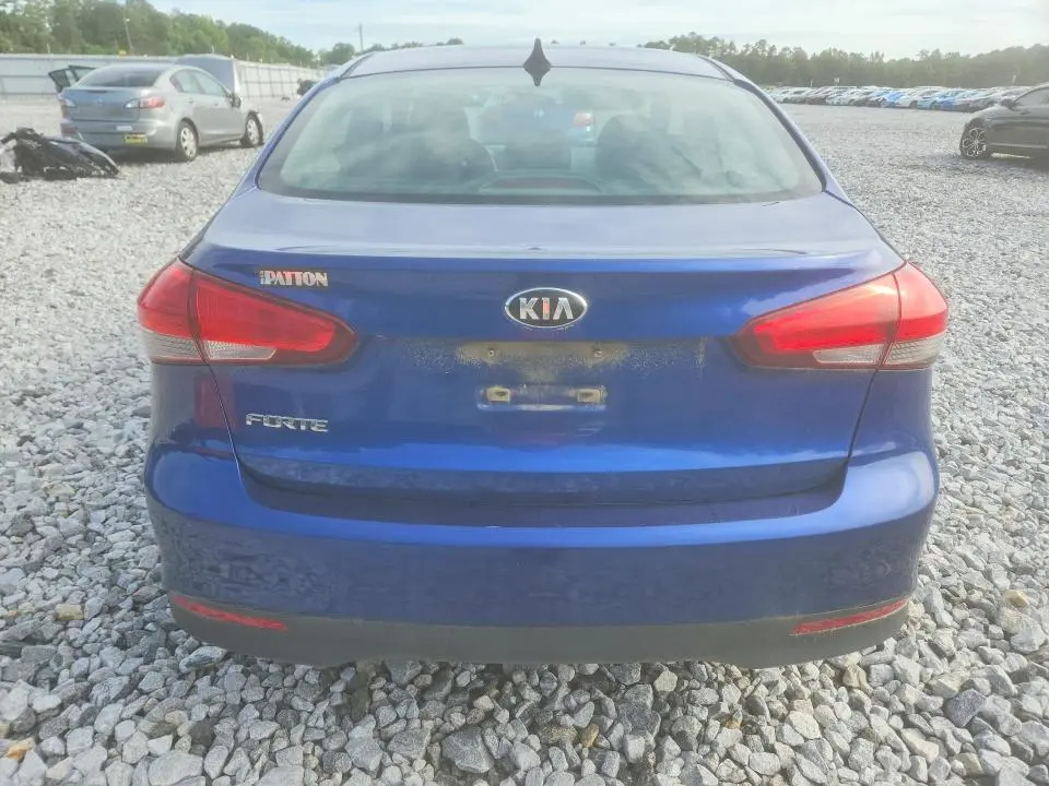 2017 KIA FORTE LX  