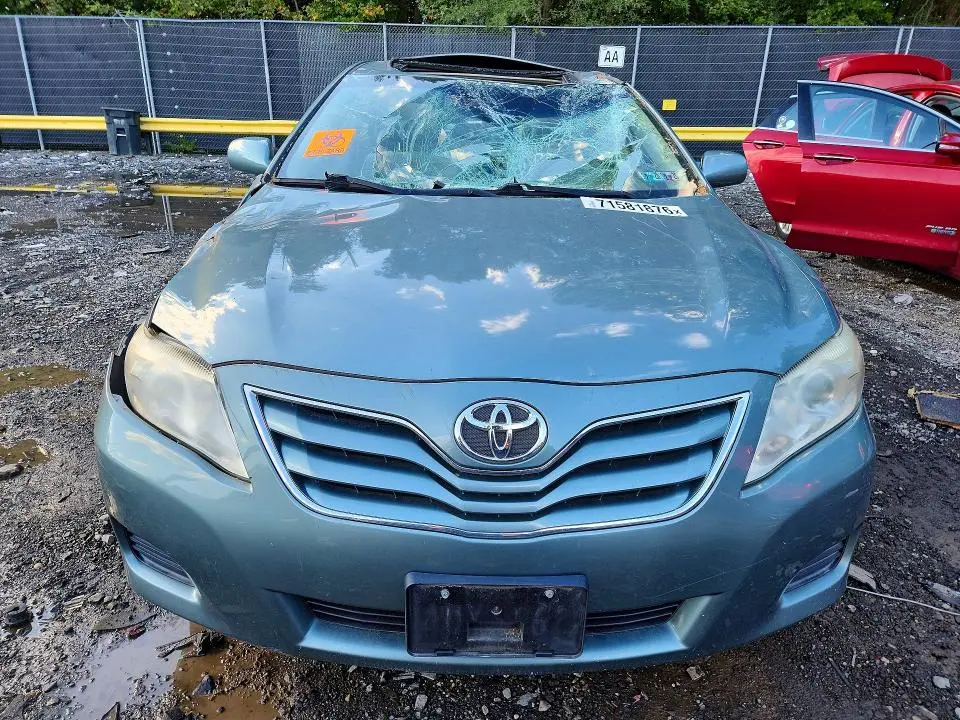 2011 TOYOTA CAMRY LE  