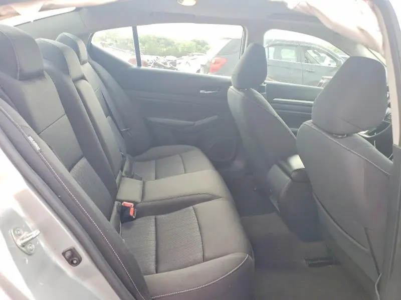 2022 NISSAN ALTIMA SV  