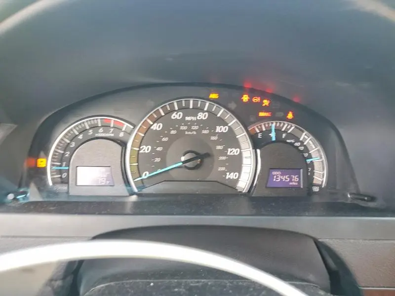 2013 TOYOTA CAMRY SE  