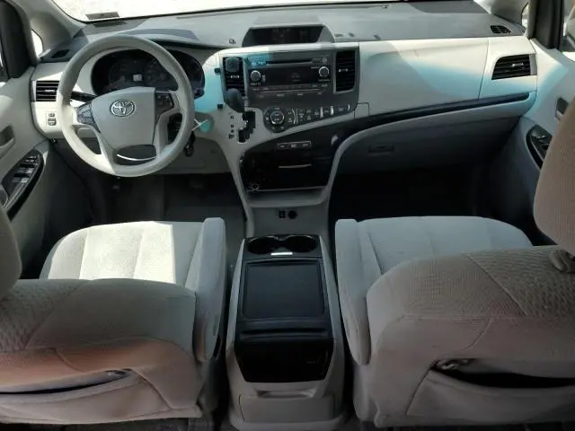 2014 TOYOTA SIENNA LE  