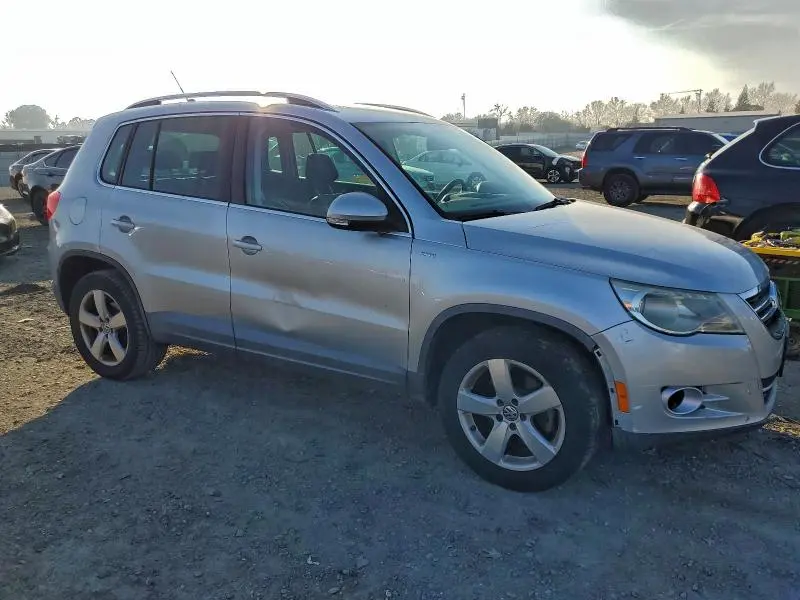 2010 VOLKSWAGEN TIGUAN S  