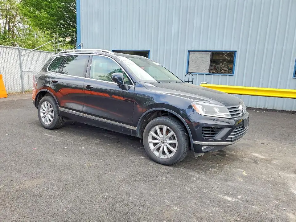 2016 VOLKSWAGEN TOUAREG SPORT  