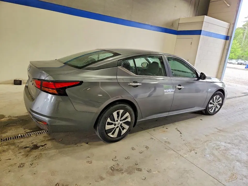 2024 NISSAN ALTIMA S  