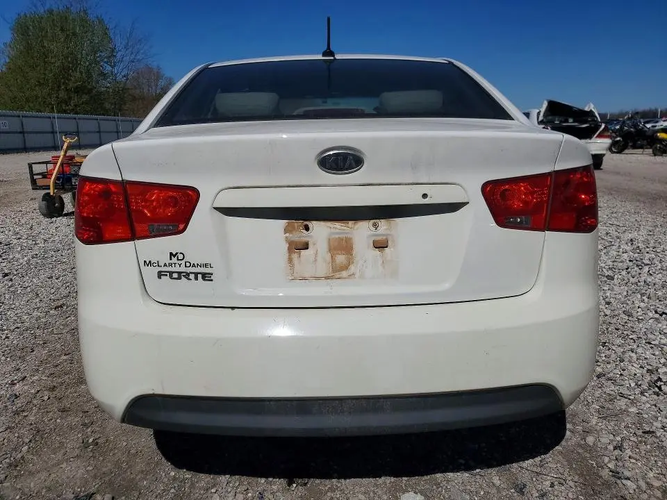 2013 KIA FORTE LX  
