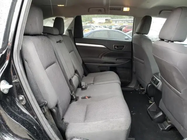 2017 TOYOTA HIGHLANDER LE  