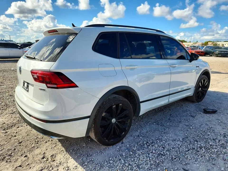 2021 VOLKSWAGEN TIGUAN SE  