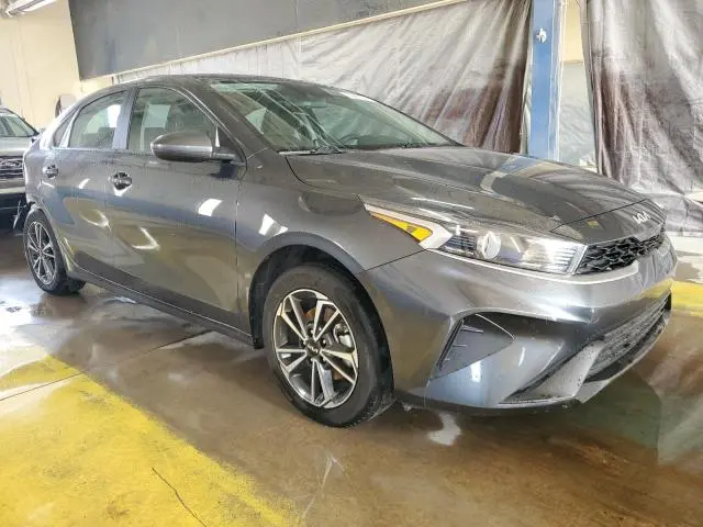 2023 KIA FORTE LX  
