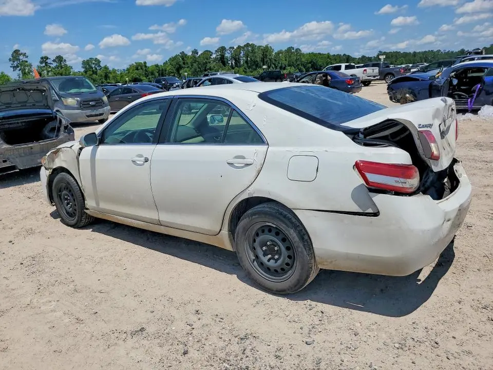 2011 TOYOTA CAMRY LE  