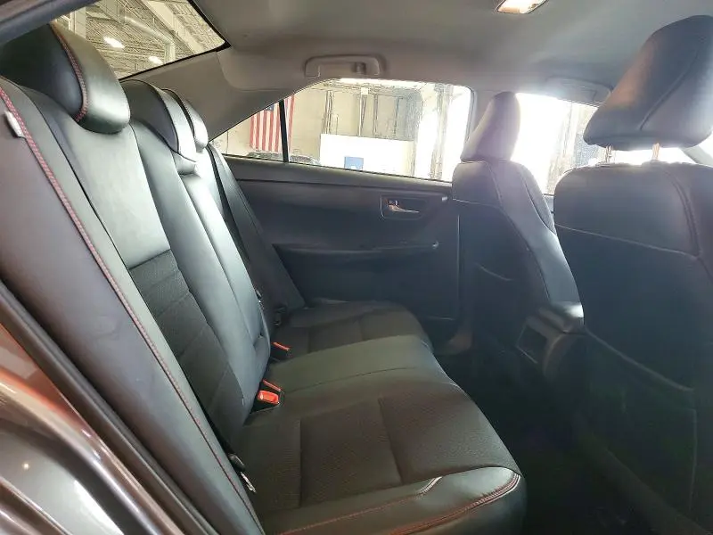 2017 TOYOTA CAMRY SE  