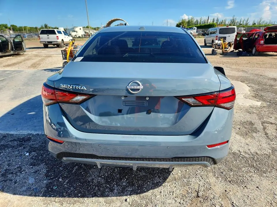 2025 NISSAN SENTRA SV  
