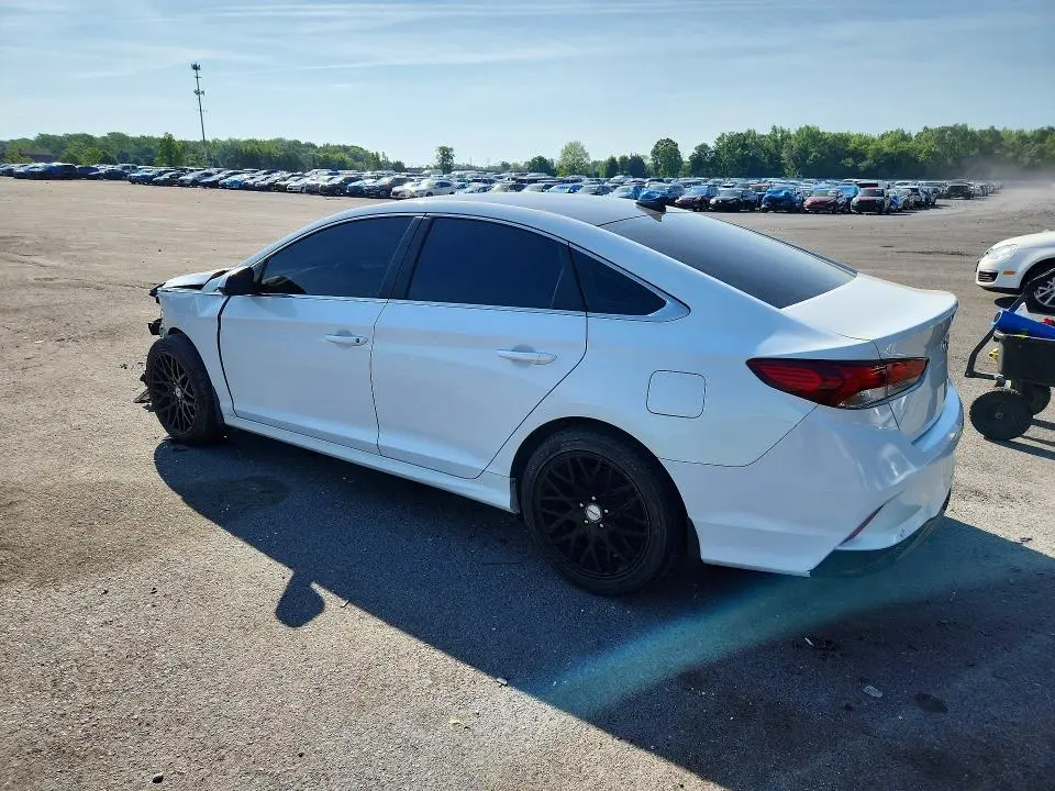 2018 HYUNDAI SONATA SE  