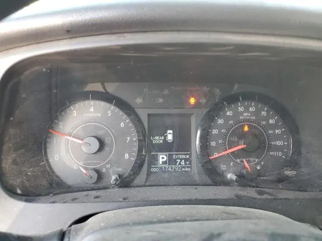 2015 TOYOTA SIENNA LE  