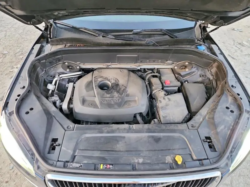 2016 VOLVO XC90 T6  