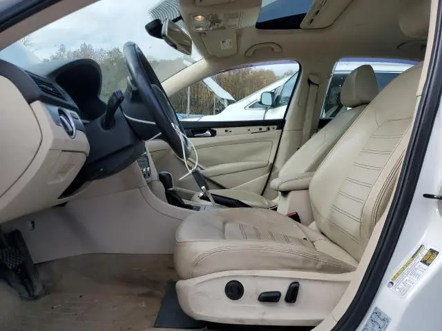 2012 VOLKSWAGEN PASSAT SE  