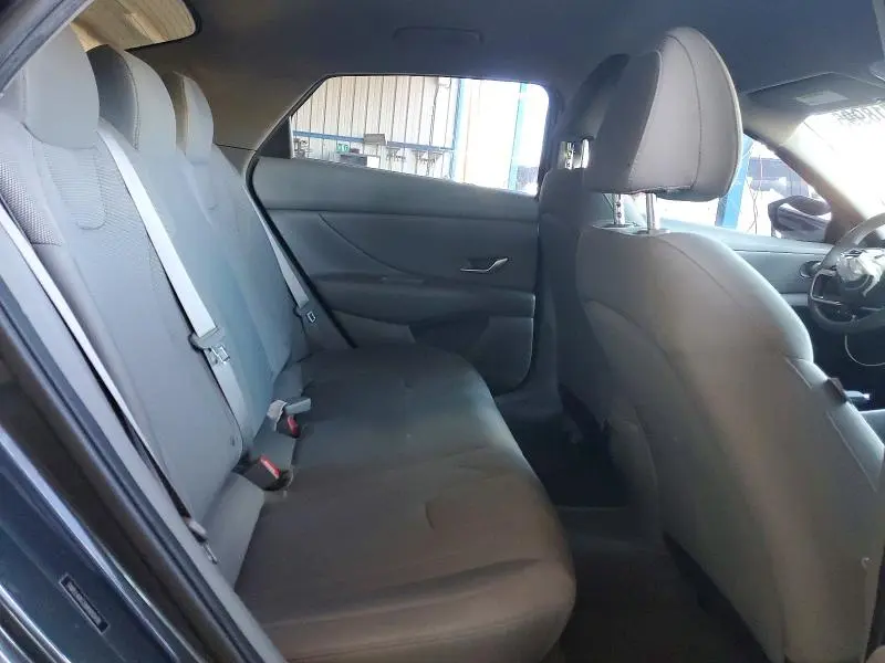 2021 HYUNDAI ELANTRA SE  