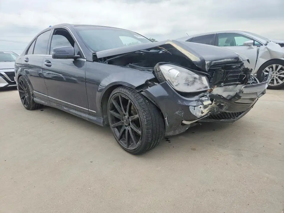 2013 MERCEDES-BENZ C 250  