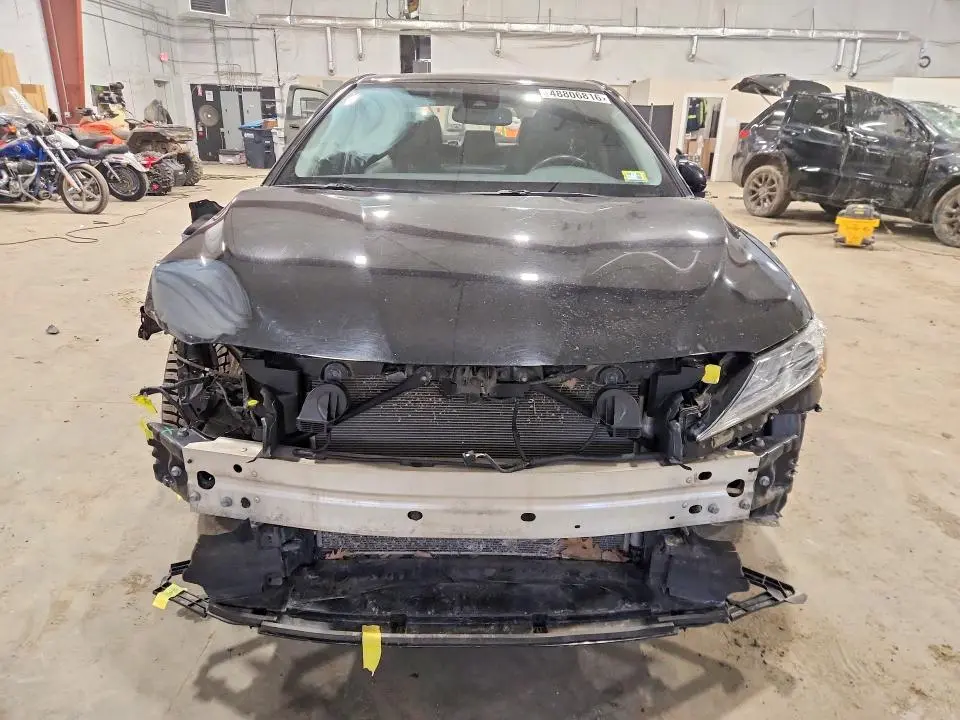 2021 TOYOTA CAMRY XLE  
