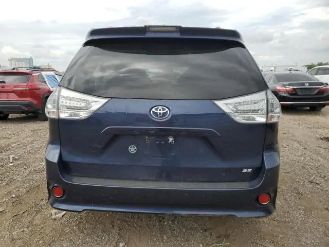 2019 TOYOTA SIENNA SE  