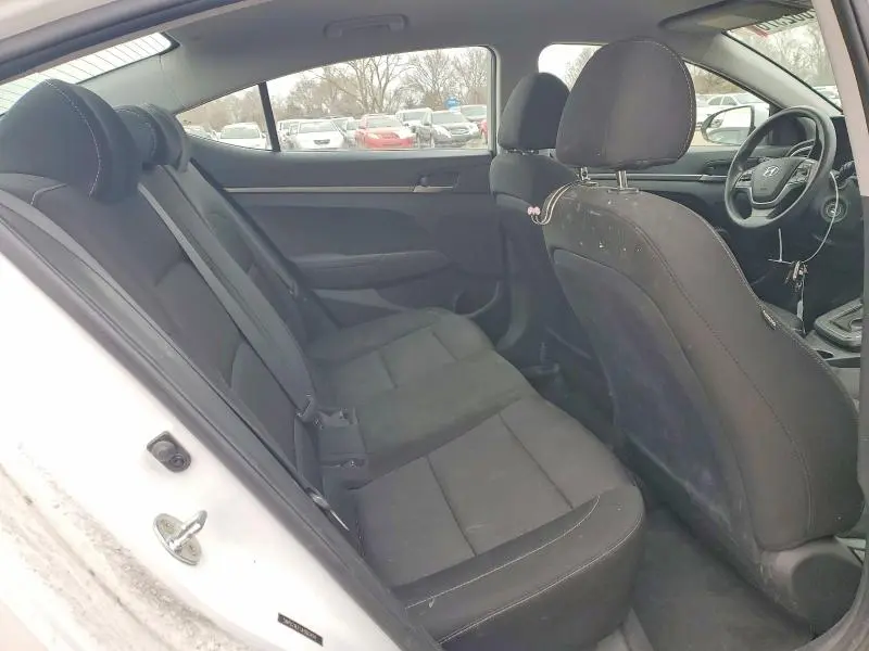 2018 HYUNDAI ELANTRA SE  