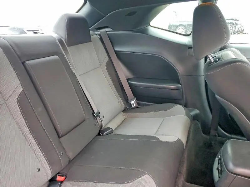 2015 DODGE CHALLENGER SXT  