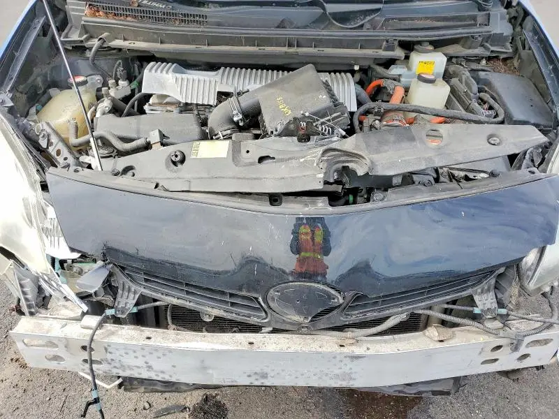 2014 TOYOTA PRIUS THREE  