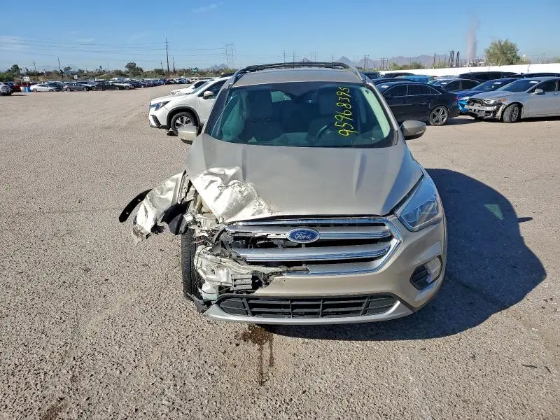 2017 FORD ESCAPE TITANIUM  
