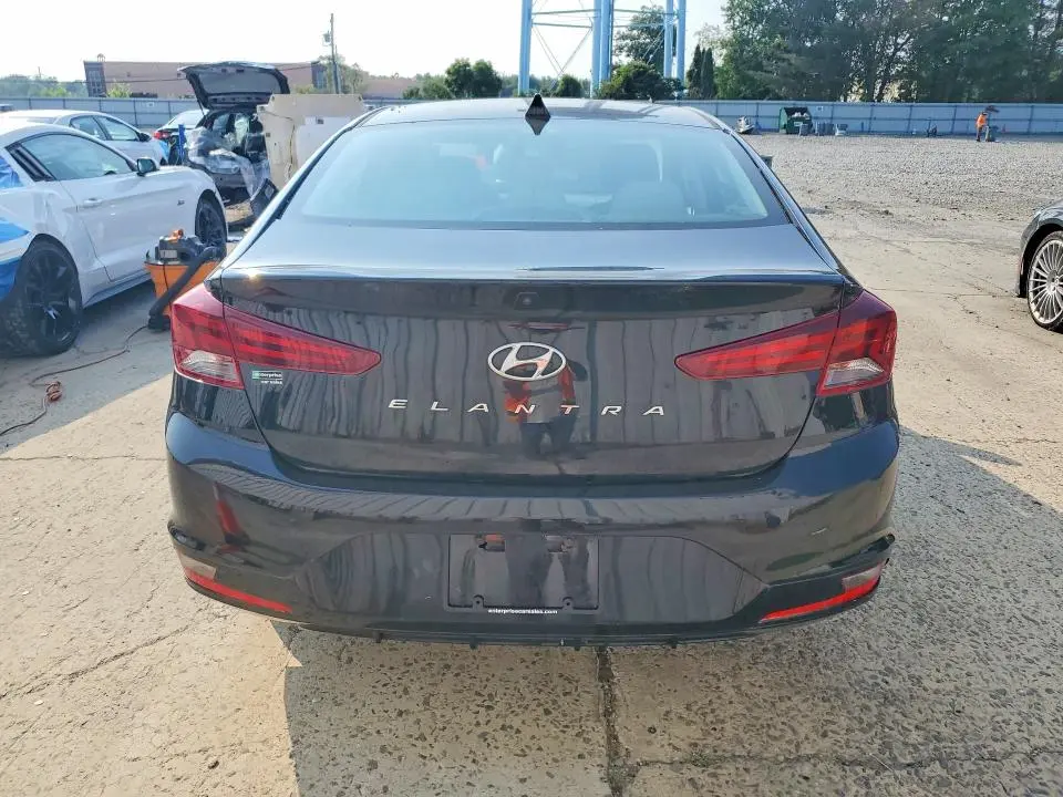 2020 HYUNDAI ELANTRA SEL  