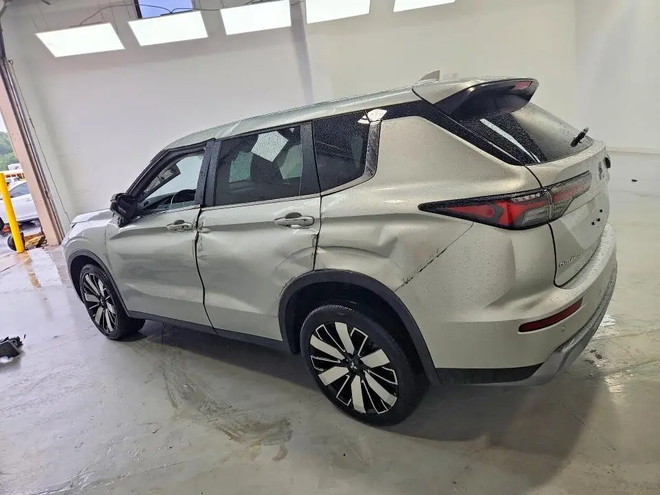 2025 MITSUBISHI OUTLANDER SE  