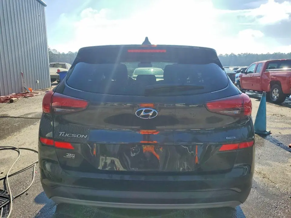 2021 HYUNDAI TUCSON SE  