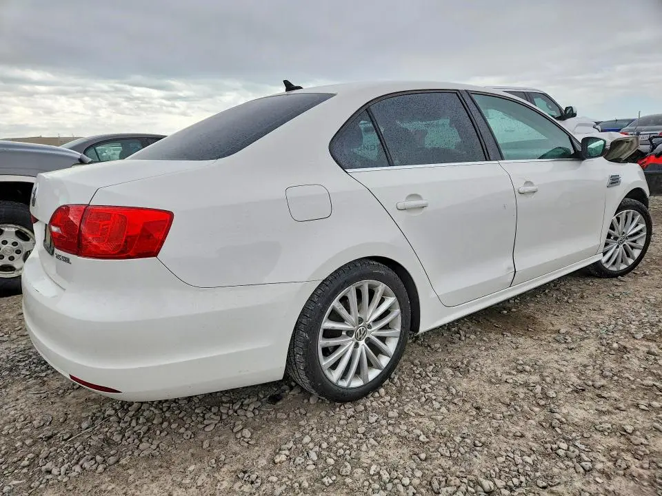2011 VOLKSWAGEN JETTA SEL  