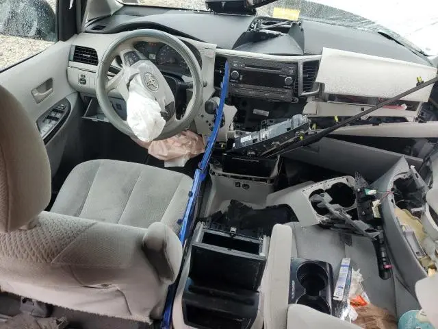 2011 TOYOTA SIENNA LE  