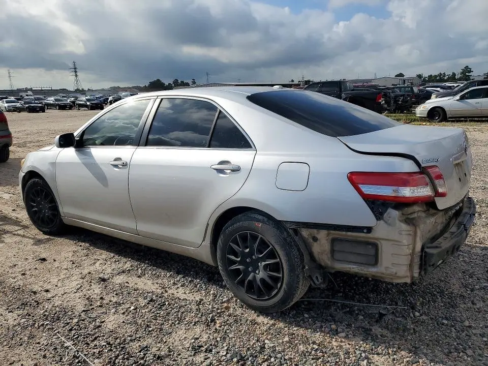 2011 TOYOTA CAMRY LE  
