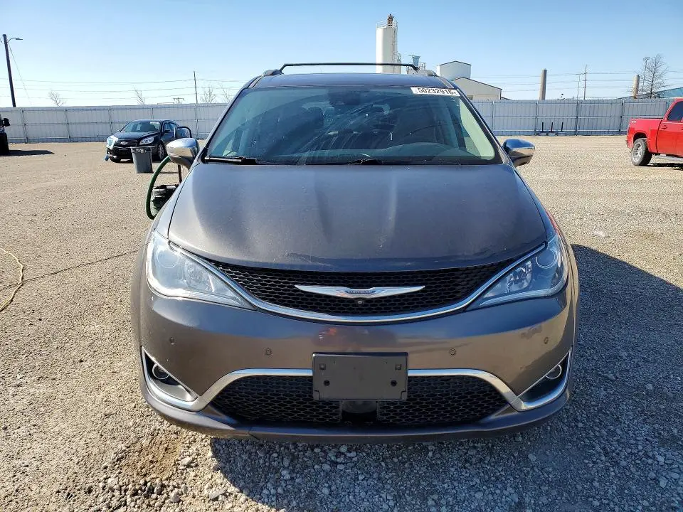 2017 CHRYSLER PACIFICA LIMITED  