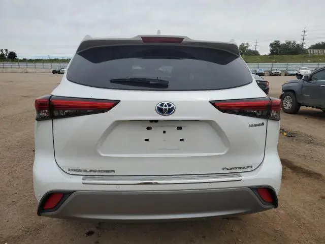 2022 TOYOTA HIGHLANDER HYBRID PLATINUM  