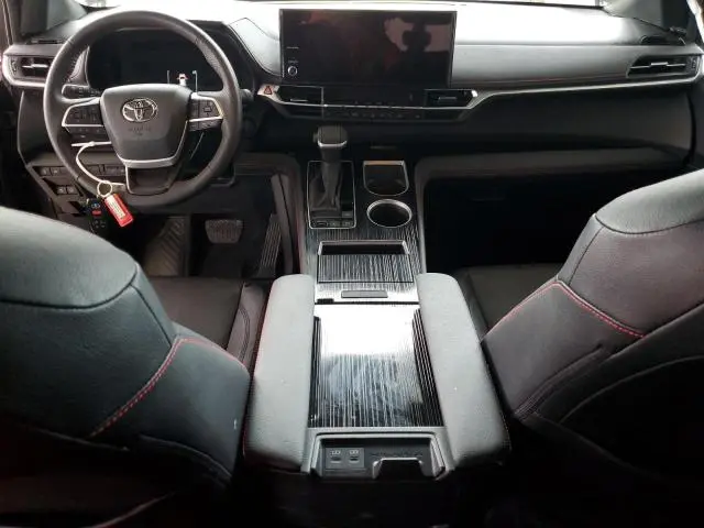 2025 TOYOTA SIENNA XSE  