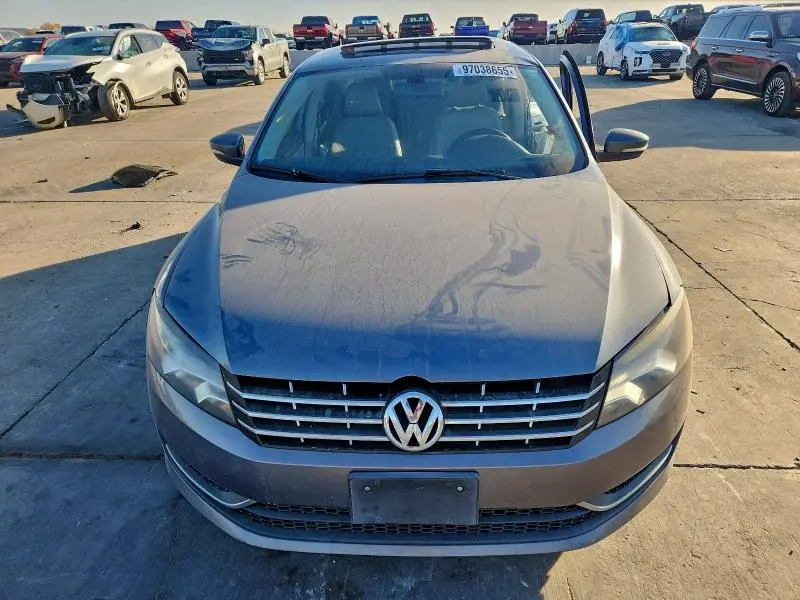 2014 VOLKSWAGEN PASSAT SE  