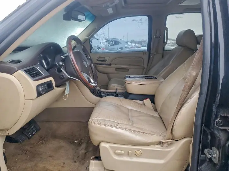 2010 CADILLAC ESCALADE LUXURY  