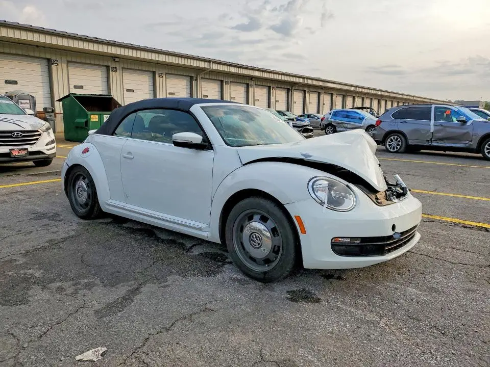 2016 VOLKSWAGEN BEETLE S/SE  