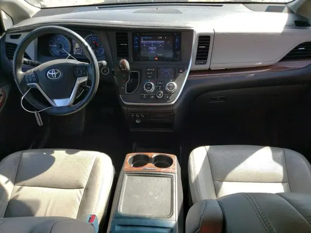 2016 TOYOTA SIENNA XLE  