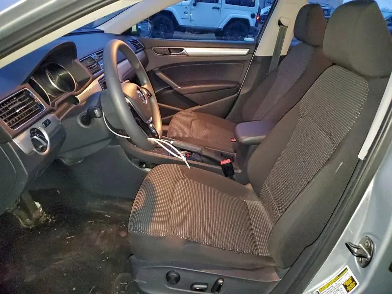 2018 VOLKSWAGEN PASSAT S  